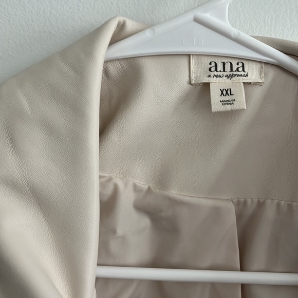 Ana - Picture 3 of 11